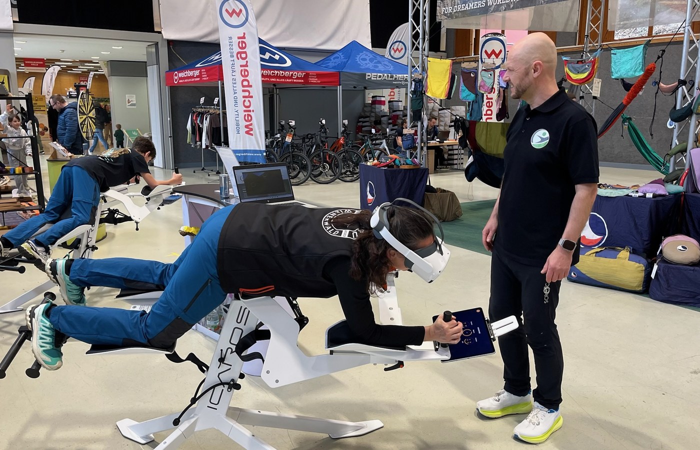 Gesprächssituation am BalanceWerk-Messestand