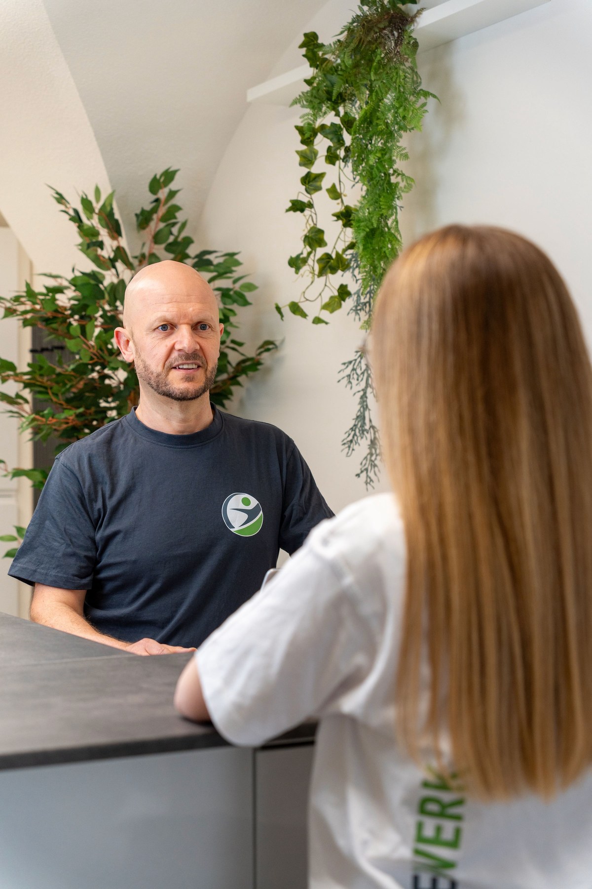 BalanceWerk Beratung mit Kundin im Studio