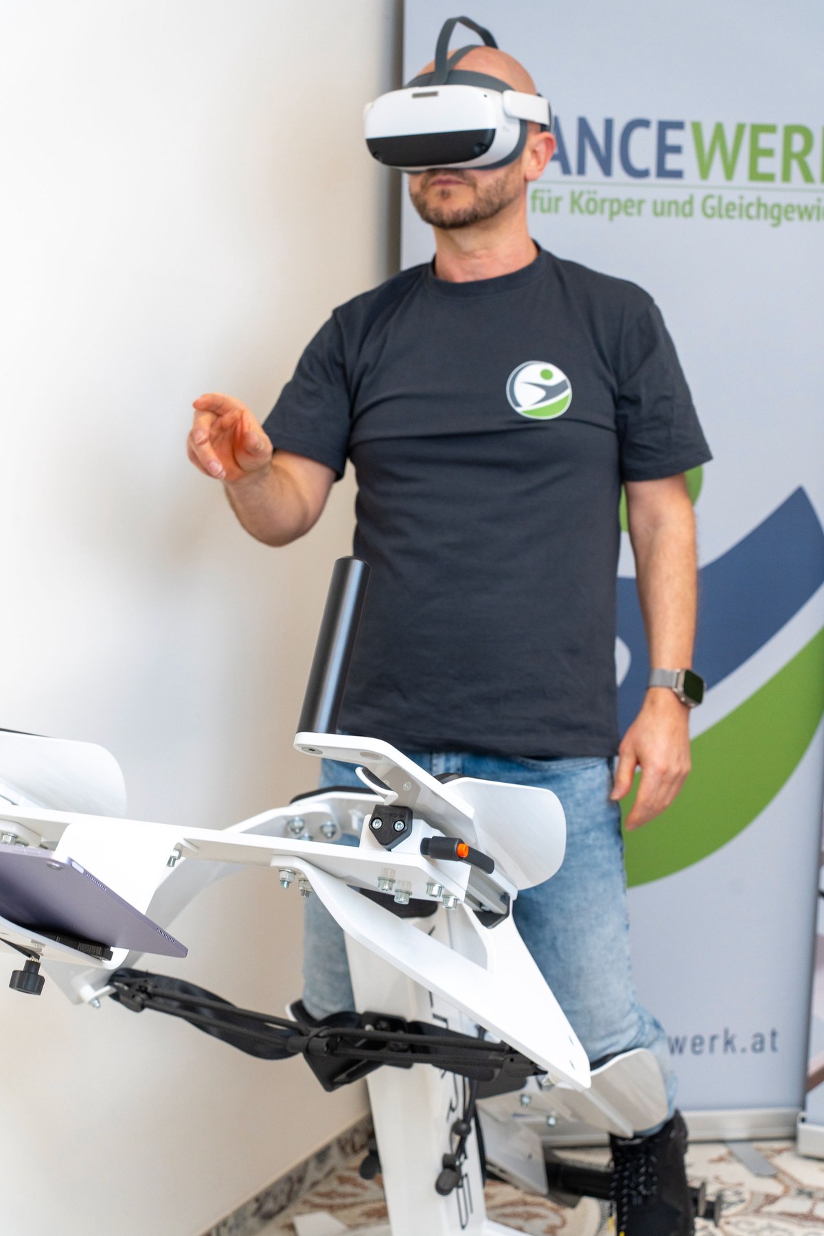 Trainingssituation mit VR und Betreuung im Studio